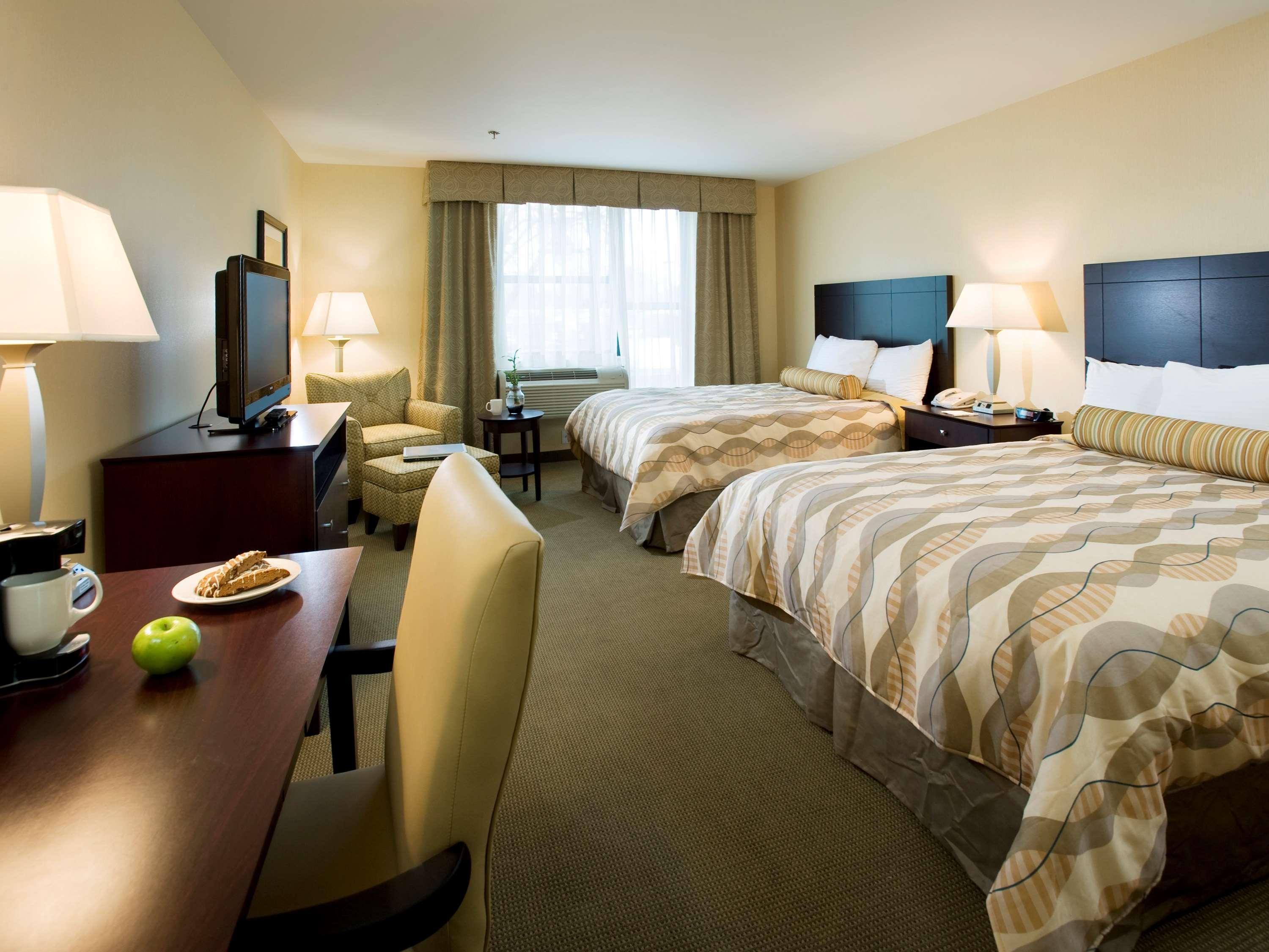 Best Western Plus Philadelphia Airport South - At Widener University Chester Exterior photo