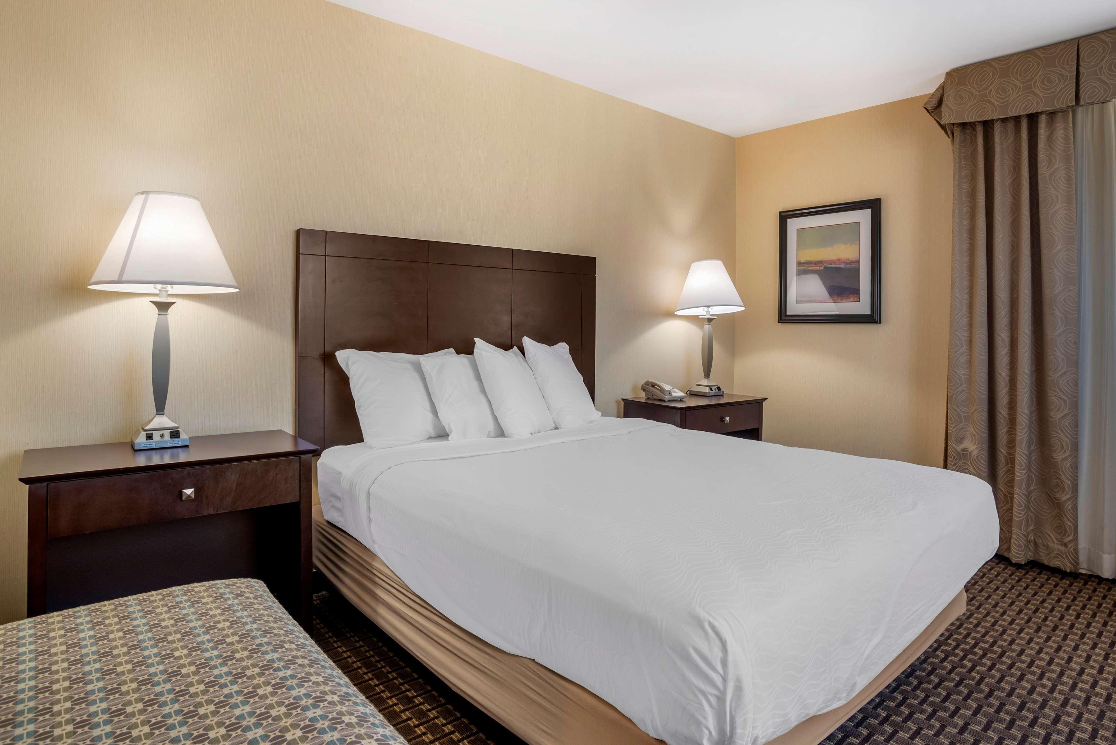 Best Western Plus Philadelphia Airport South - At Widener University Chester Exterior photo
